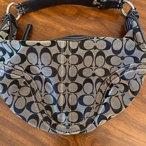 Vintage COACH Soho Black Signature Canvas & Leather trim Hobo Bag Purse
